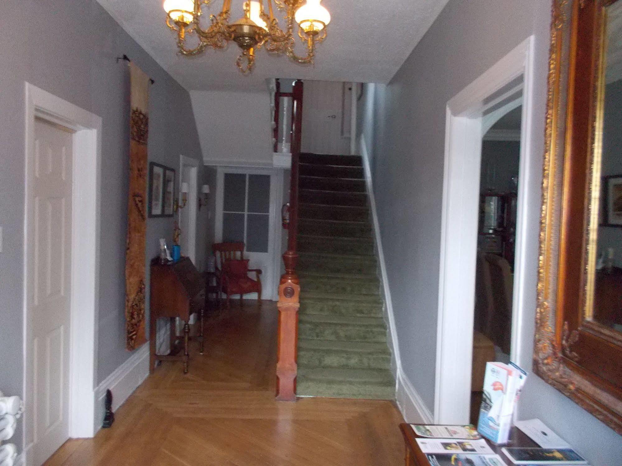 Seaway Manor B&B Gananoque Exterior foto