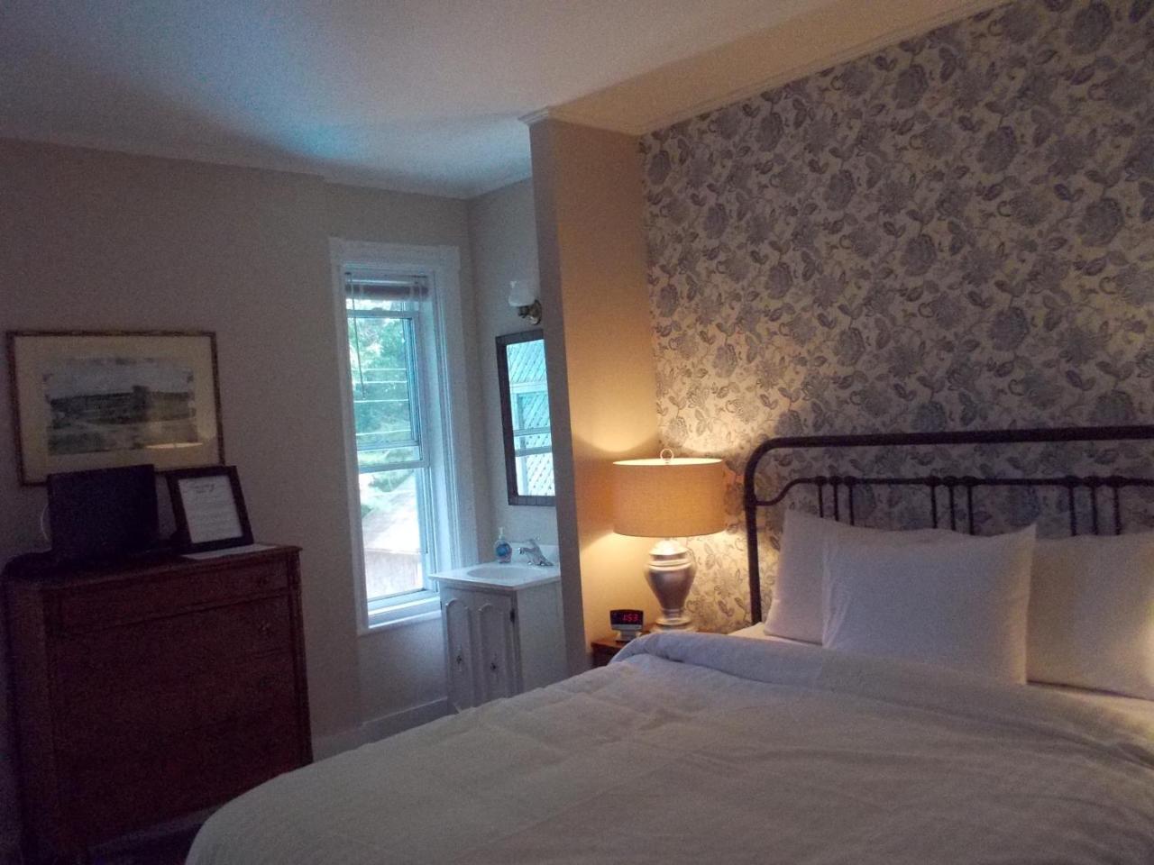 Seaway Manor B&B Gananoque Exterior foto